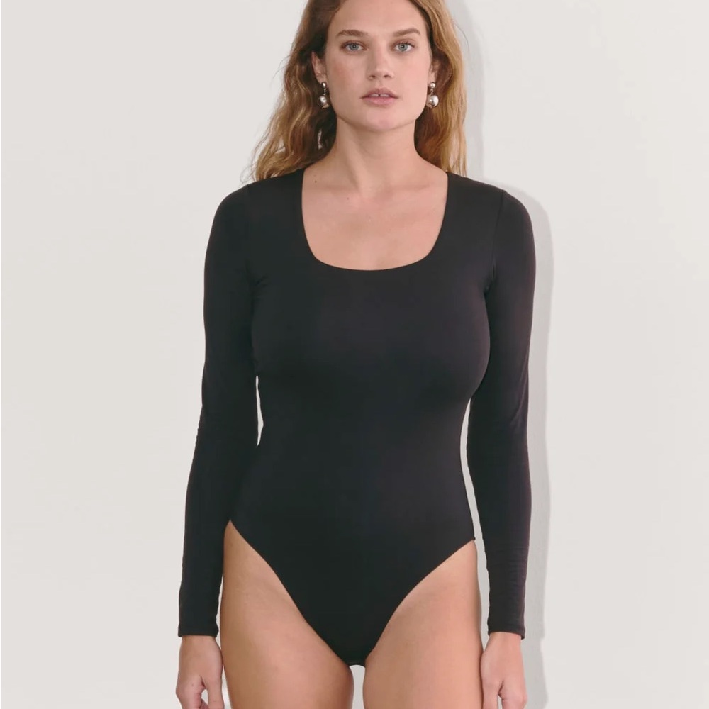 Everlane The Long-Sleeve Supima® Square-Neck Bodysuit. Worn once.